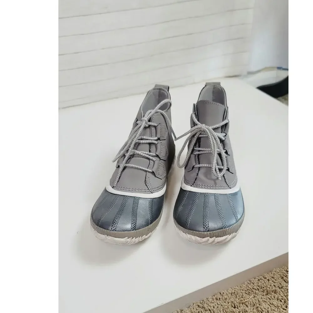 Sorel Out N About Plus Shell Boot in Chrome Gray, sz 9.5